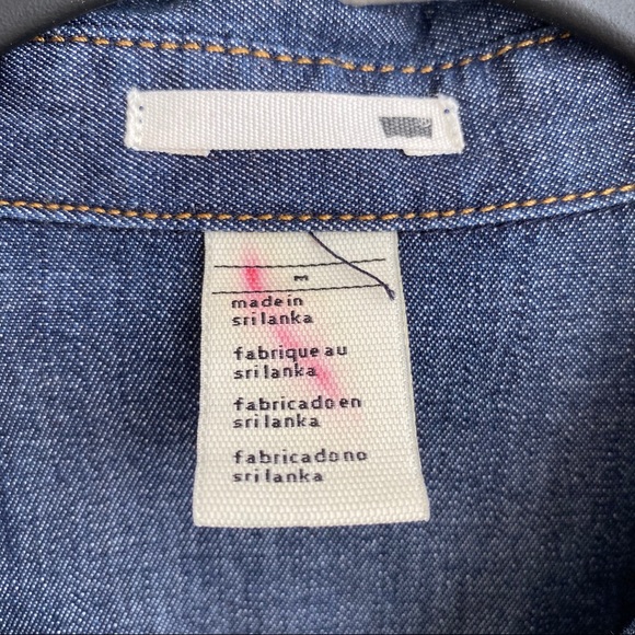 Levi’s Pearl Snap Denim Top Size M (fits like S) - Picture 2 of 8